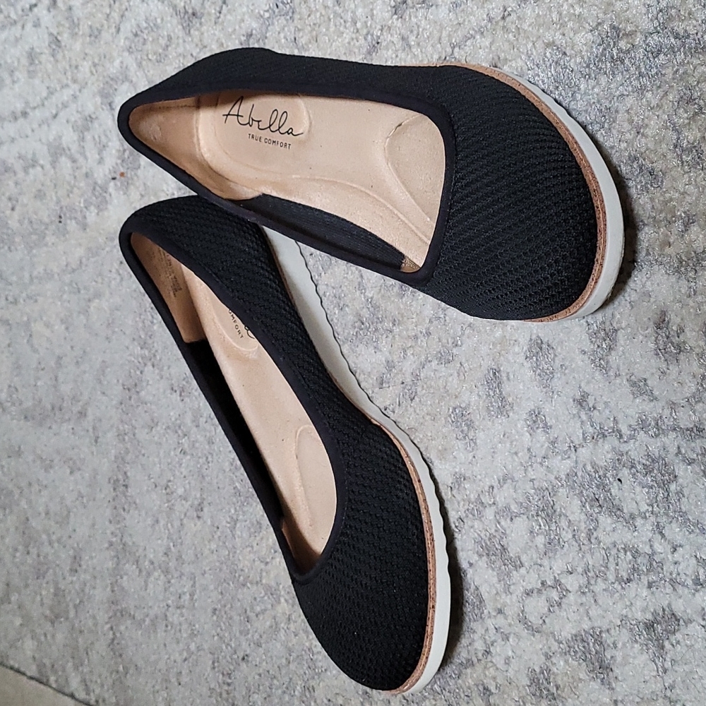 Black casual ballet/skimmer flats